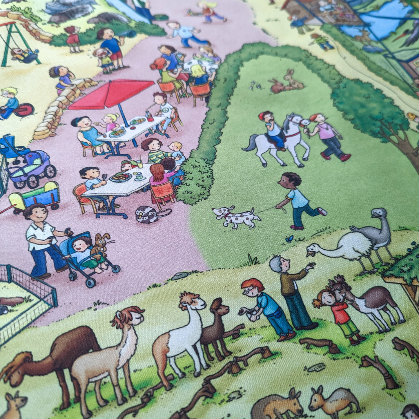 Softshell Stoff Kinder: Zoo Wimmelbild Panel // farbenfrohe Softshell Meterware (25cm)