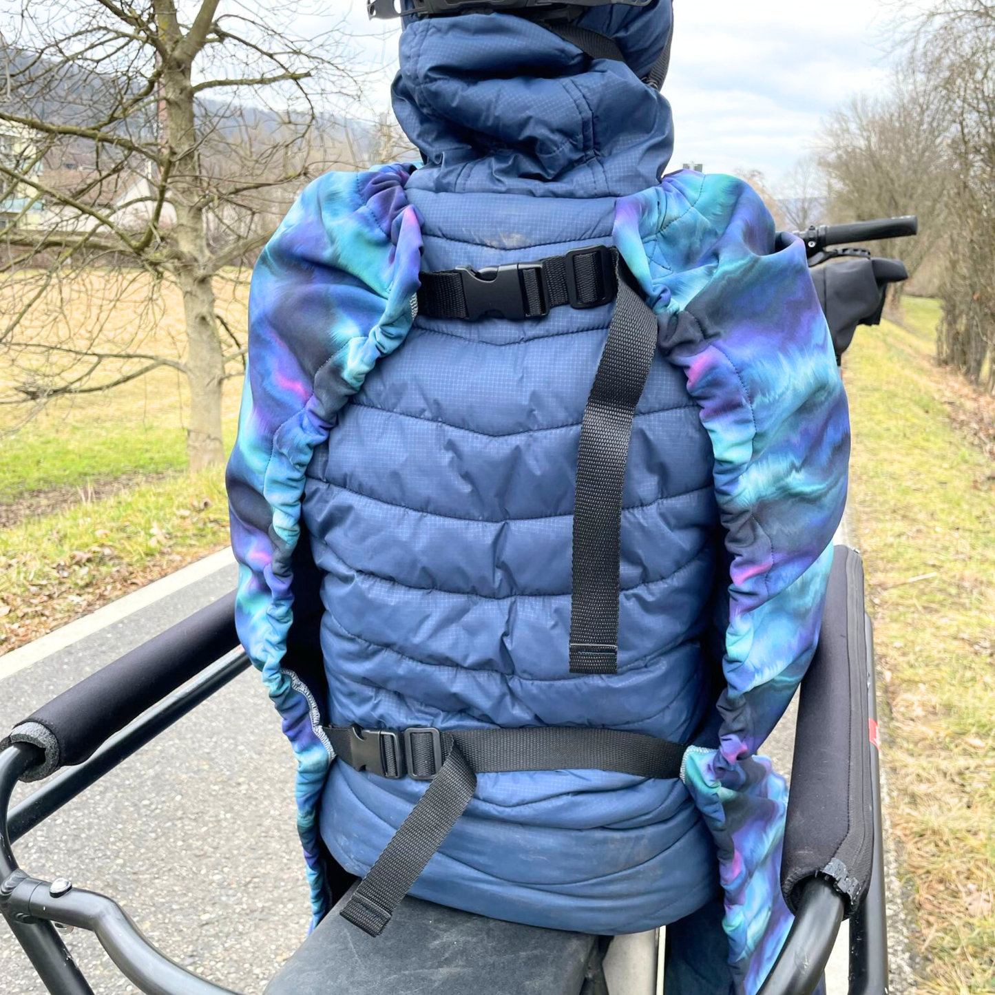 Wind- & Wetterschutz für Kinder auf dem Longtail Lastenrad - Snugly Longtail